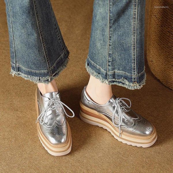 Zapatos casuales Spring Autumn Women Derby Platform Silver Pink Flats Brogue Vacada de cuero Cape Up Classic Hollow Calzado Femenino Oxford Lady