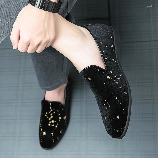 Chaussures décontractées de la mode de printemps hommes confortable en toison inverse en cuir pointu en cuir pointu classique noire exclusif lefu