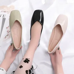 Chaussures décontractées printemps plat femmes talon inférieur souple confortable tête carrée bouche peu profonde marque brillant en cuir PU Zapatos