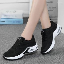 Chaussures décontractées printemps volant tisser les sports respirants Running Femmes Overdoor Amortinement baskets Médies Médies sans glissement Soft Jogging