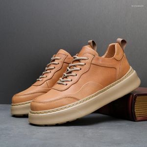 Chaussures décontractées de printemps en cuir véritable pour hommes, baskets de Sport plates respirantes, mocassins de travail en plein air pour jeunes hommes 5A