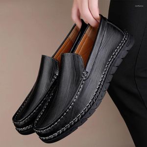 Casual schoenen lente echte lederen mannen high-end loafers Italiaanse mocassins ademende slip op zakelijke chaussure homme