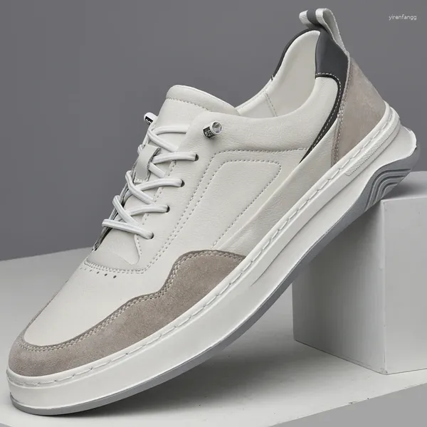 Zapatos informales de primavera para hombre, zapatillas blancas de cuero para hombre, calzado italiano cómodo con división para correr, calzado masculino