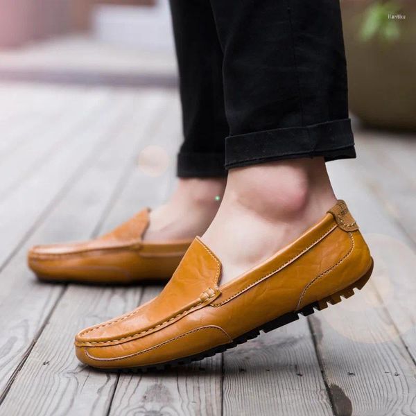 Zapatos Casuales Primavera Ultraligero Cuero De Vaca Guisantes Hombres Verano Transpirable Retro Moda Al Aire Libre Conducción Hombres