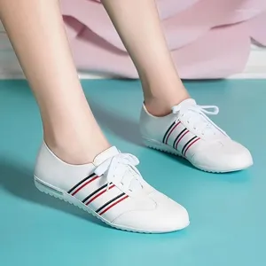 Zapatos informales, zapatillas de deporte de cuero blanco de primavera para mujer, tres rayas, Golf, cordones, Tenis femeninos, zapatos planos para mujer, cuña elegante