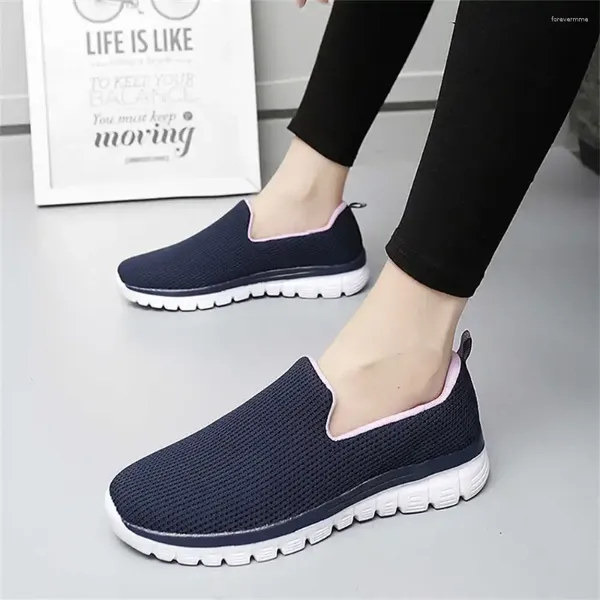 Chaussures décontractées sans bretelles printemps 2024 Flats Taille 33 petite femme Bneakers noirs pour femmes Sports Sapa Snaeaker Tenisky Tendances