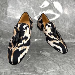 Casual schoenen Stijlvolle canvas mannen Leopard Print Fashion Tassel Loafers Handgemaakte zomerheren Slip op Flats