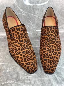 Casual schoenen suède luipaard print voor mannen lage hakken loafers puntige hoofdslip op kalfsleer Welded trouwjurk zakelijk single single