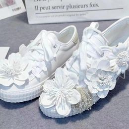 Chaussures décontractées à lacets d'été fleur-up paresseux doux plats confortables femelle femelle étanche quotidienne blanc non fatiguée