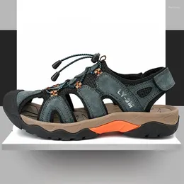 Chaussures décontractées Été Sandales pour hommes en cuir authentique Plage de sécheresse rapide pour les femmes Breammer de luxe de luxe extérieur pour hommes baskets