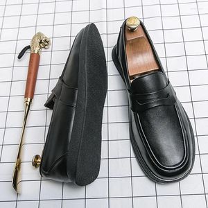 Chaussures décontractées d'été mocassins de luxe hommes mariage classique TPR semelle en cuir véritable hommes d'affaires mocassins formels