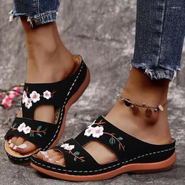 Chaussures décontractées Sandales d'été Femmes Peep Toe Femme Floral confortable Femme Slippers Retro Zapatillas Mujer