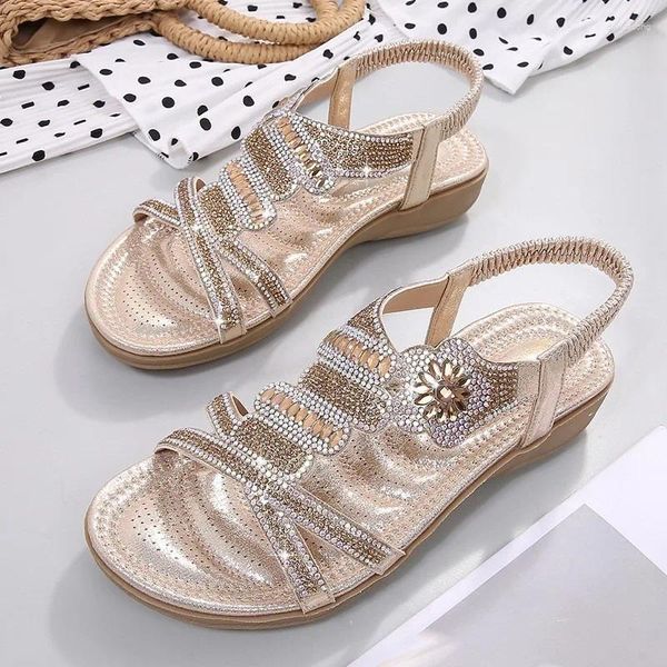 Zapatos casuales para mujeres de verano 2cm plataforma 3 cm tacones de tacones bajos sandalias dama gran tamaño brillo de cuero suave mujer lentejuelas diamantes