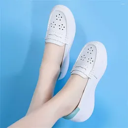 Casual schoenen Super groot formaat dames witte flats Luipaard Tennis Lente Sneakers Sport Bijzondere nieuwste luxe brede pasvorm