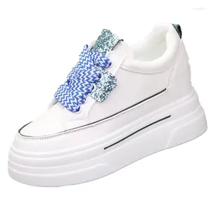 Casual schoenen superhoge hak 7 cm dames 2024 lente herfst dikke zolen veter-up witte all-match wedge sneakers