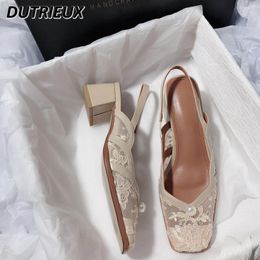 Chaussures décontractées doux mignon de style français blanc simple en dentelle fermée sandales féminines 2024 printemps été élégant pour les femmes