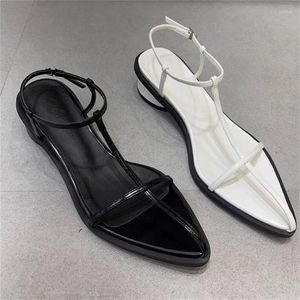 Casual schoenen T-gebonden voor dames Puntige tenen Lage hakken Dames stiksels Vrouwelijke sandalen Enkelbandje Zapatos Mujer Riemen Gesp Chassure