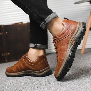 Casual schoenen tan verhoogt hoogte 46 maat sneakers vulcaniseer oma platte zwarte en witte man sport van China loofers uit comfort