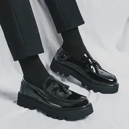 Chaussures décontractées épais 558 mode bas ascenseur en cuir mocassins hommes robe affaires en plein air mocassin sans lacet brevet noir