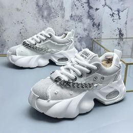 Chaussures décontractées Sole épaisse hommes mode respirant des hommes de la chaîne de tendance vulcanisée design masculin de plate-forme de sport masculin baskets