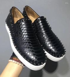 Casual schoenen van topkwaliteit luxe ontwerper zwart slangenpatroon koeienhuid lage herensneakers dames klinknagel rode zolen