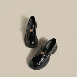 Zapatos informales Tophqws Estilo preparado Mujeres Mujeres Plataforma de lujo de cuero de alta calidad Toe Slip on Ladies Low Heels