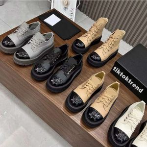 Casual schoenen Travel mode ontworpen schoenen enkel laarzen sporttrainers veter sneaker lederen gym damesschoenplatform letter lady sneakers maat 35-41-42-43