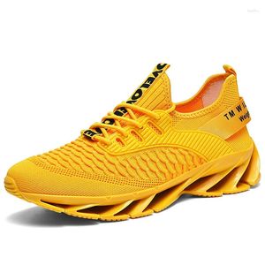 Chaussures décontractées tendance des hommes jaunes baskets 2024 Été respirant Running Gym Sports Trainers Plateforme