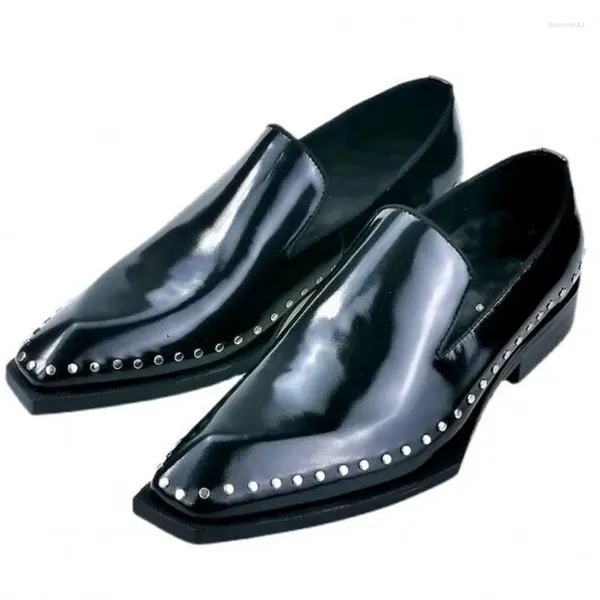 Chaussures décontractées Rivets à talon Unique Derby Mentlemen Hommes d'affaires formels conduisant des mocassins Fashion Flats