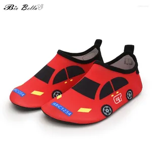 Casual schoenen Unisex Blote voeten huid Jongens Meisjes Water Waden Surf Kinderen Ultralichte strandschoen Babyauto Gedrukt Zachte slip