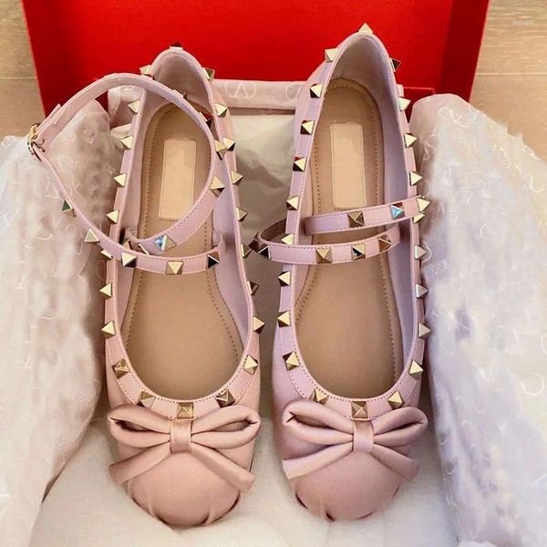 Chaussures décontractées V Famille Riveted Satin Ballet Femme 2024 Bow French Single Flat Bottom Mary Jane Princess