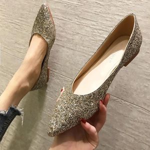 Casual schoenen Wedding Woman Fashion Classics Silver Bling Glitter puntige teen flats ondiepe slip op comfortabele loafers 31-45 mocassins