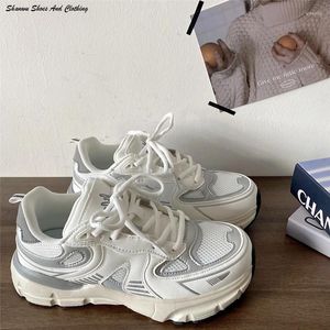 Zapatos casuales Deportes blancas Instagram Instagram de moda y versátile liviano corriendo espeso plano de papá solado para hombres zapatillas
