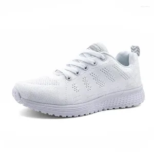 Chaussures décontractées en gros Designer hommes casual mode femme en cuir à lacets plate-forme baskets blanc noir hommes WE10021 femmes