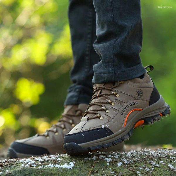 Zapatos informales Botas de nieve de invierno para hombres y mujeres atar a alto techo de caminata para hombres Mantenga una plataforma de vellón caliente de las zapatillas de deporte de algodón