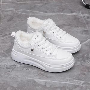 Chaussures décontractées White White Platform Sneakers Femmes Fautes chaleureuses Lorbe coréenne en cuir épais en cuir Vulcanize Femme