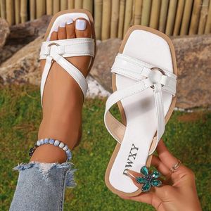 Casual schoenen vrouw 2024 trend platte vrouwelijke pu zomer voor flip flop flats dames strand slipper sandaal