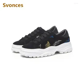 Chaussures décontractées Femme Black Sneakers Plateforme de mode confortable Designer Femme Femmes Locs épais Bottom Flock Zapatos Mujer