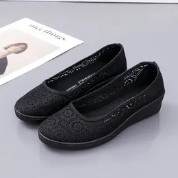 Chaussures décontractées Footwear Footwear Slip on Black Mesh Centre respirant pour les femmes Sneaker Y2K Fashion Vulcanisé A Autumn 39 Summer 2024