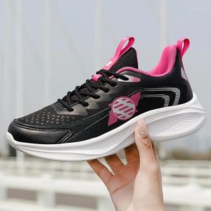 Chaussures décontractées baskets féminines légères et confortables 2024 Femmes Style coréen Running With Breathable Mesh tissu épais semelles