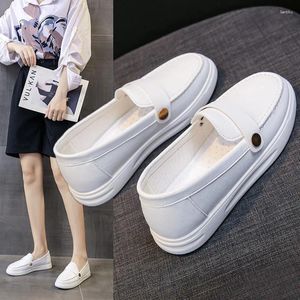 Chaussures décontractées Femme Solid Flat Sports Footwear Femme's Green Leather Sneakers for Women Slip-On White Femme Loafer