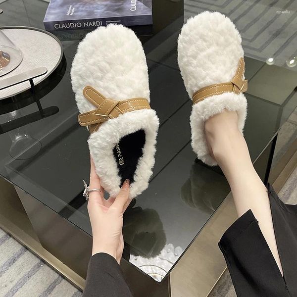 Chaussures décontractées Femmes 2024 Automne et hiver Fashion Hair Lamb Bownkknot en peluche chaude polyvalente tête ronde confortable sans glissement plat