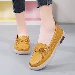 Chaussures décontractées Femmes beige Automne Summer en cuir souple femme Loafer Loafer High Quality Medies Designer de luxe