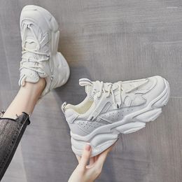 Chaussures décontractées Femmes Sneakers Chunky Fashion Confortable Running Sport Femme Vulcanize Femme White Shet Sole Plateforme
