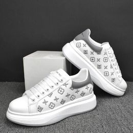 Casual schoenen dames Designer schoenen Travel lederen veterschoen sneaker fashion lady Flat Running Trainers Letters vrouw schoen platform heren gym sneakers maat 34-42-45 vv28