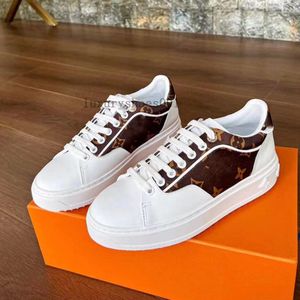 Casual schoenen dames Designer schoenen Reizen lederen veterschoenen mode dame Platte hardlooptrainers Letters damesschoen platform heren gym sneakers maat 34-42-45 3,20 10