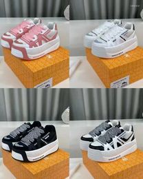 Casual schoenen vrouwen modeontwerper naakte wolfe veter lederen suède mesh platform trainers oound teen contrasterende enige 3d bubble plaque