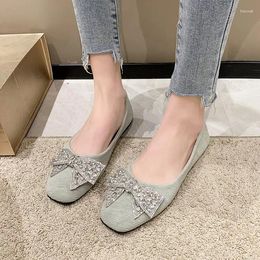 Chaussures décontractées Femmes plates élégantes Fashion Femme Femme Bling Crystal Bow Aquage Bao Head Flats brillant