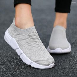 Casual schoenen vrouwen plat slip op zwarte vrouw lichtgewicht wandel sok sneakers zomer chaussures femme teniz loafers plus mize 42