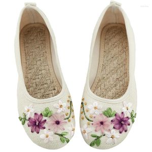 Chaussures décontractées Femmes Flats Locs à la main coton à main rond baskets fleurs rétro ethnique de semelle en caoutchouc peu profond pour dames extérieures
